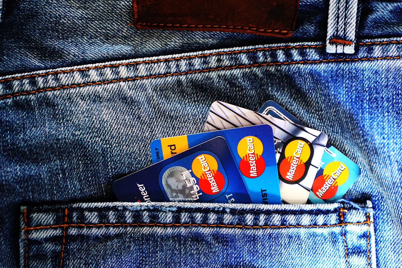 Kreditkort i backficka