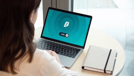 skydda laptop